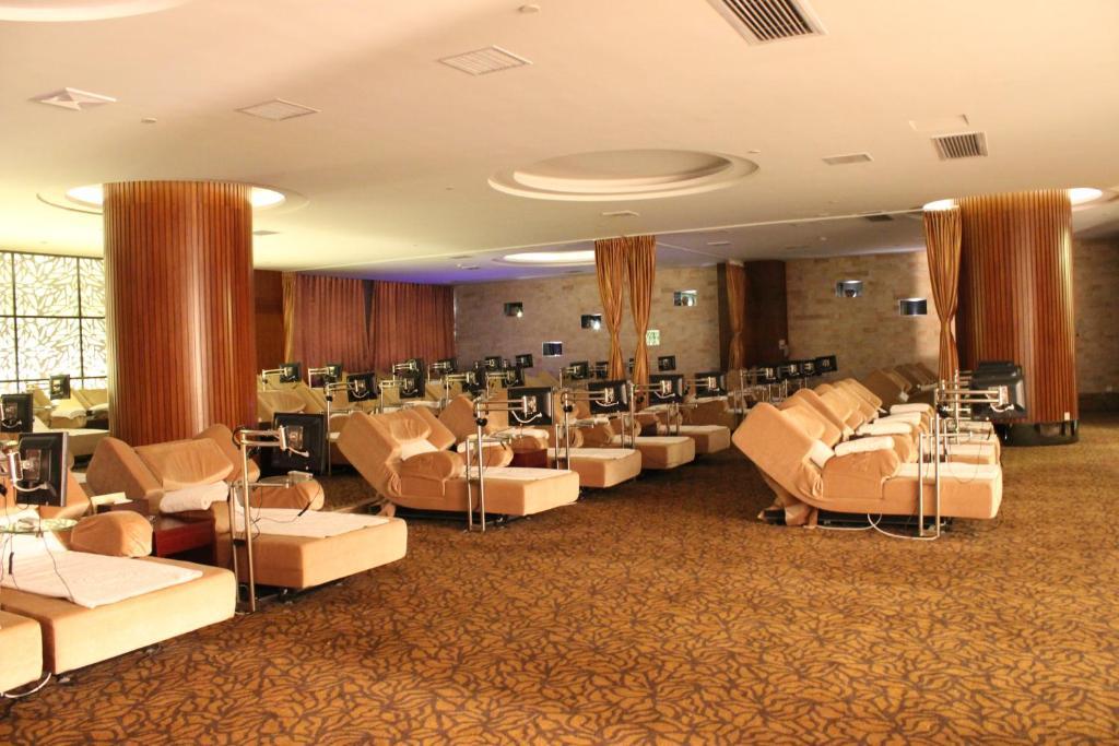 Jun Hao Hotel Дунгуань Екстер'єр фото