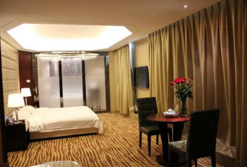 Jun Hao Hotel Дунгуань Екстер'єр фото