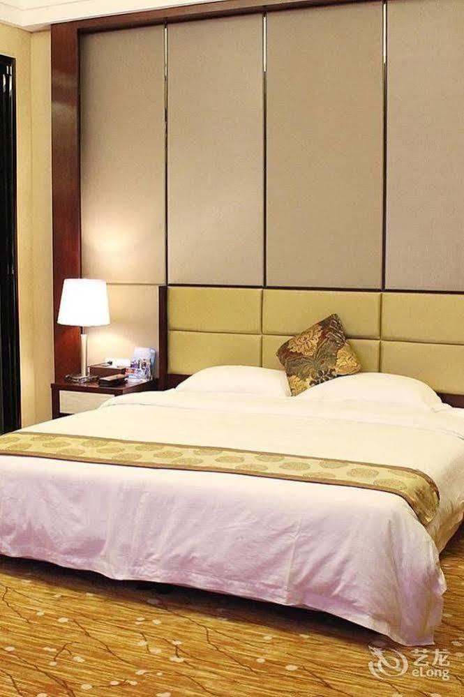 Jun Hao Hotel Дунгуань Екстер'єр фото