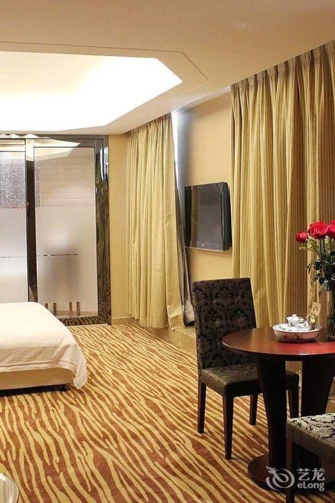 Jun Hao Hotel Дунгуань Екстер'єр фото